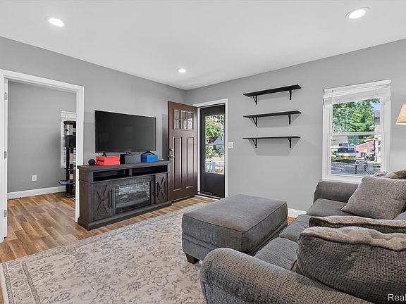 4th image of 1446 Norris St