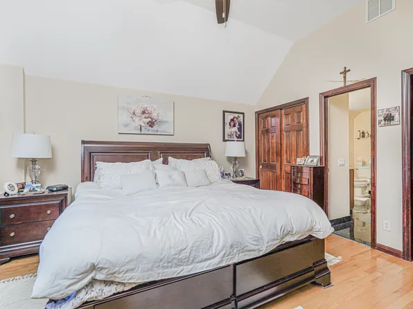 174 Barbara Street image 18 of 37