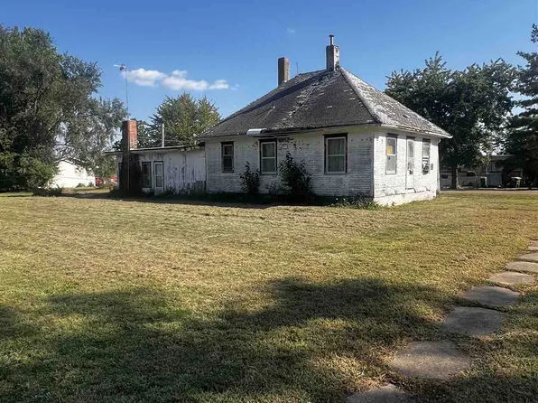 410 S Mechanic St, Brighton, IA 52540