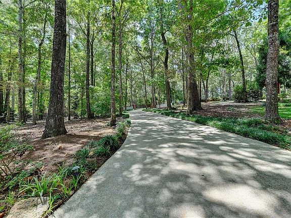 4th image of 2051 Lullwater Pl