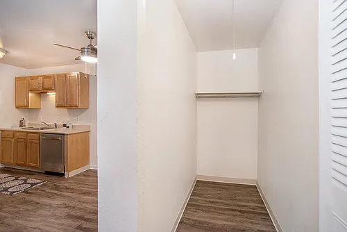 Sunflower Apartments Photo 1