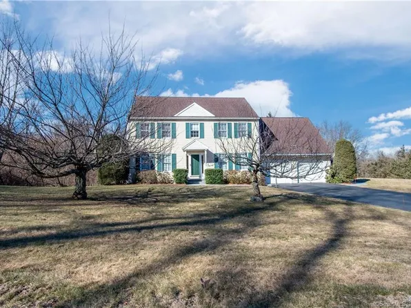 7 Bristle Lane, Newtown, CT 06482