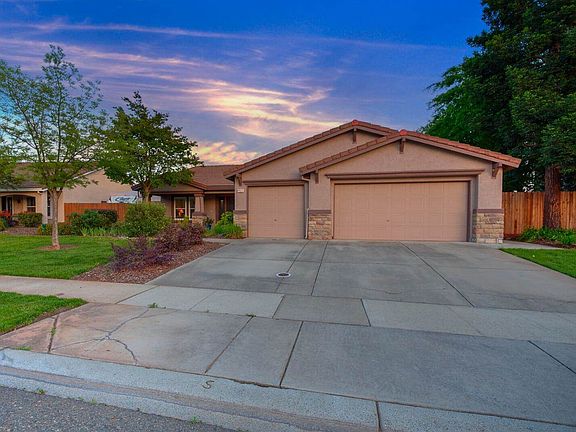 3rd image of 4453 McRoberts Dr
