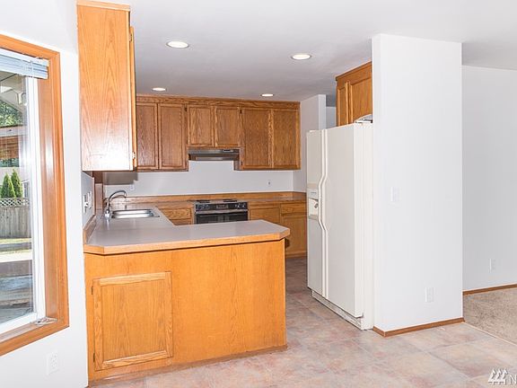 5th image of 27307 Village Pl NW