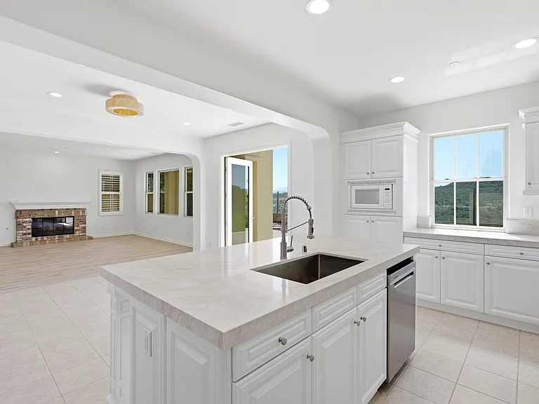 40 Paseo Lerida — Photo 16
