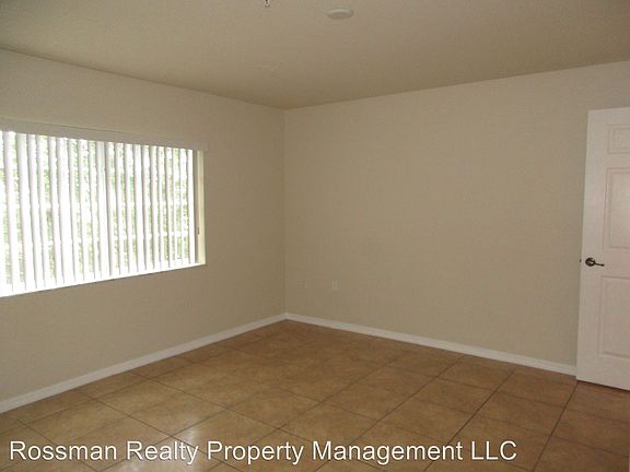 4th image of 1328 SE 8th Ave APT 202