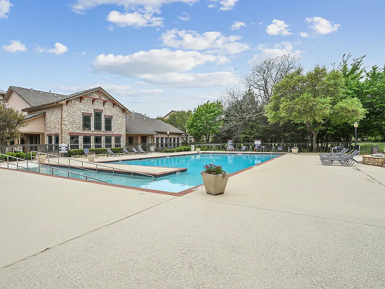 Nolen Grand Apartments — Photo 9