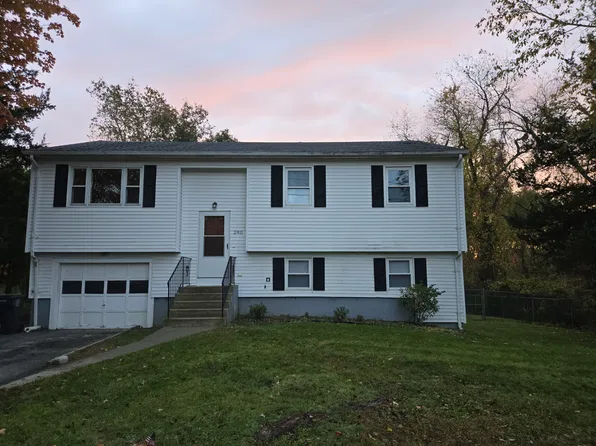 280 Locust Glen Dr, Cranston, RI 02921