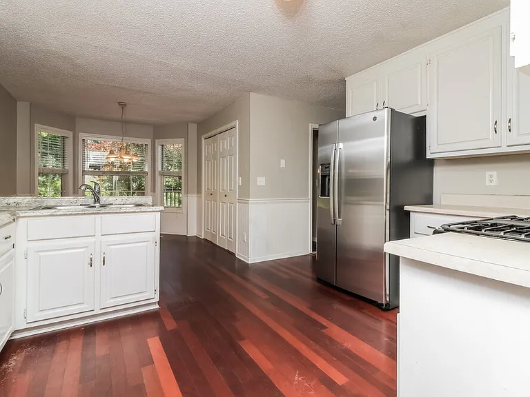 2249 June Ct SW — Photo 11
