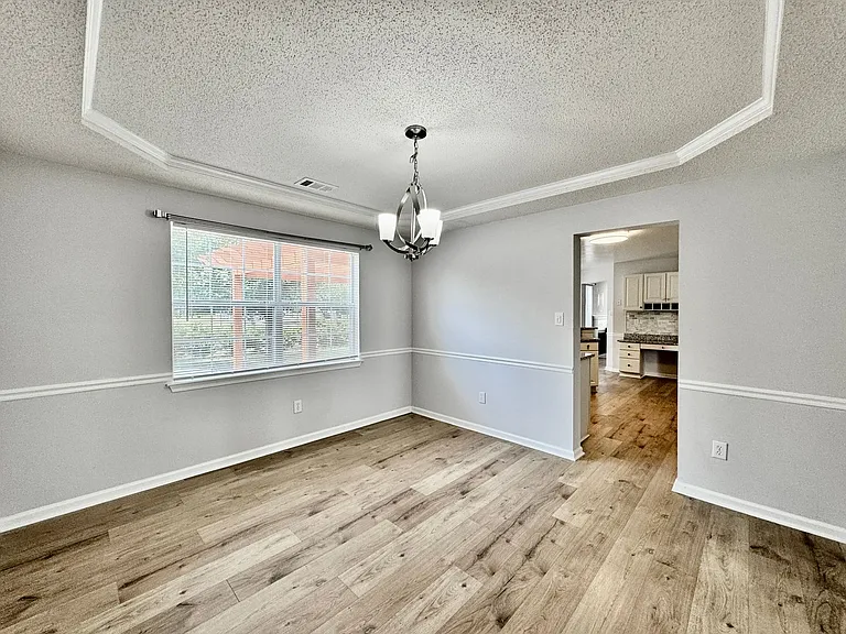 2424 Seven Kings Rd — Photo 12
