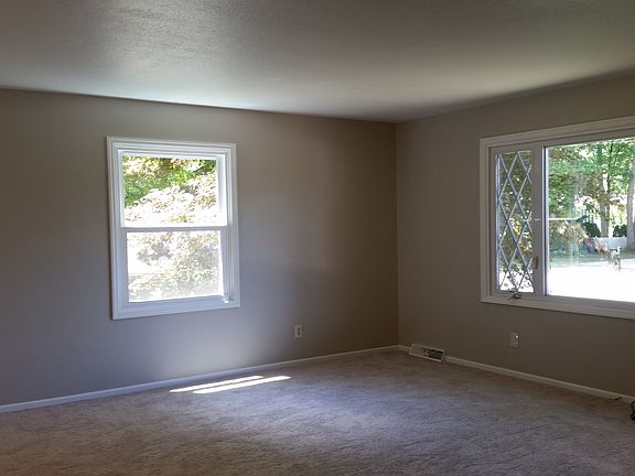 2nd image of 6186 Capitan Dr SE