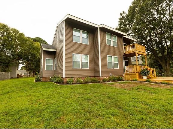 4th image of 315 Riversedge Dr