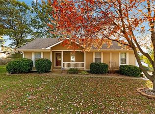 531 Sarah Ln, Liberty, MO 64068