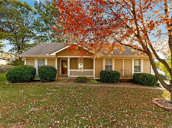 531 Sarah Ln, Liberty, MO 64068