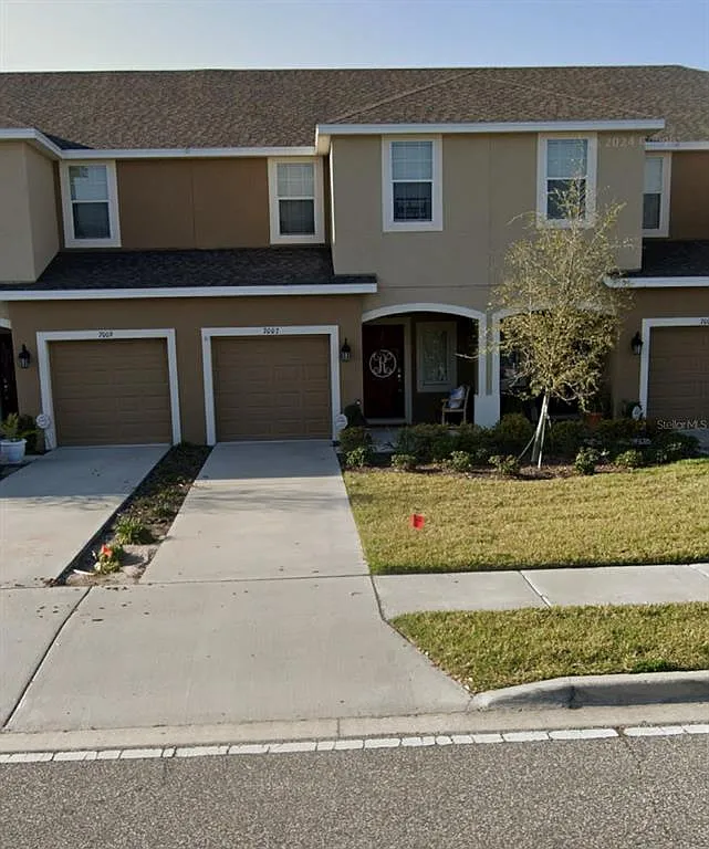 3 bed, 2.5 bath, 1400 sqft, $3,800 — Photo 1
