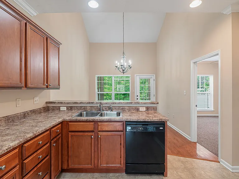 10810 Carpenter Run Ln — Photo 8