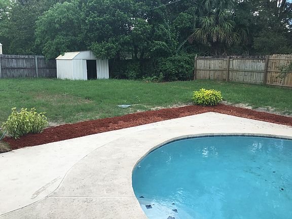 5th image of 213 S Sunland Dr