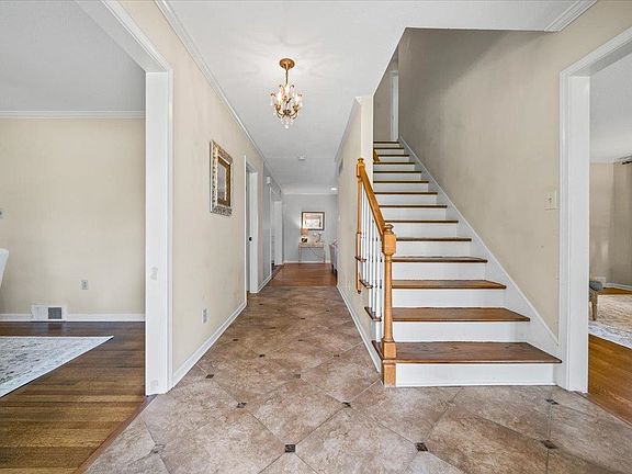 3rd image of 5256 Keatswood Cir S