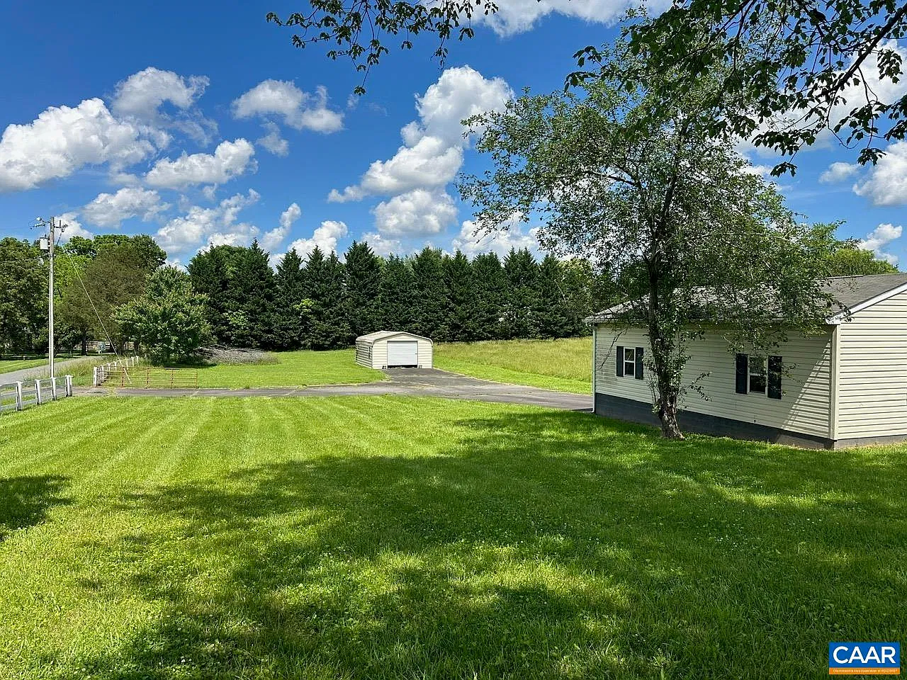 4 bed, 4.0 bath, 2695 sqft, $3,900 — Photo 3