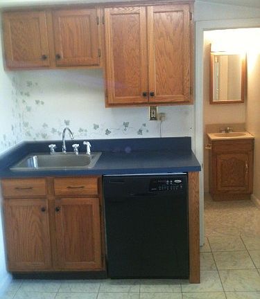 5th image of 927 Mulberry St