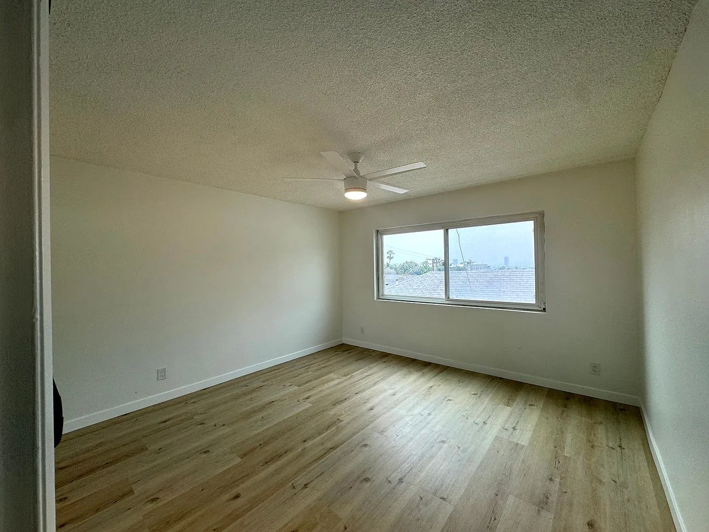 1284 Havenhurst Drive — Photo 3
