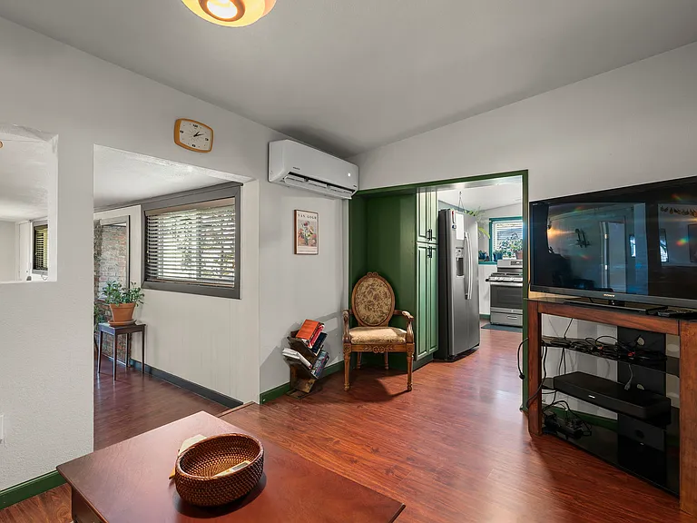641 Saint Lawrence Ave #1/2 — Photo 12