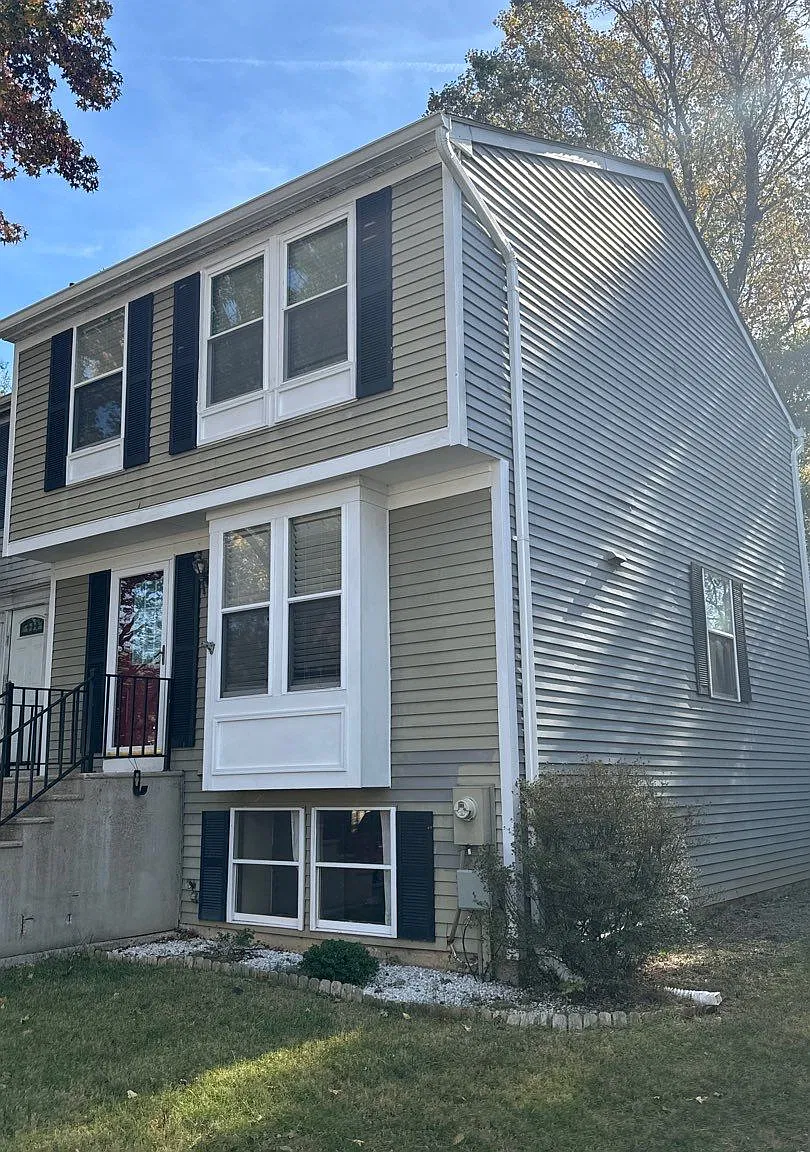 3 Bedroom 2 Bath town home in Columbia! — Photo 2