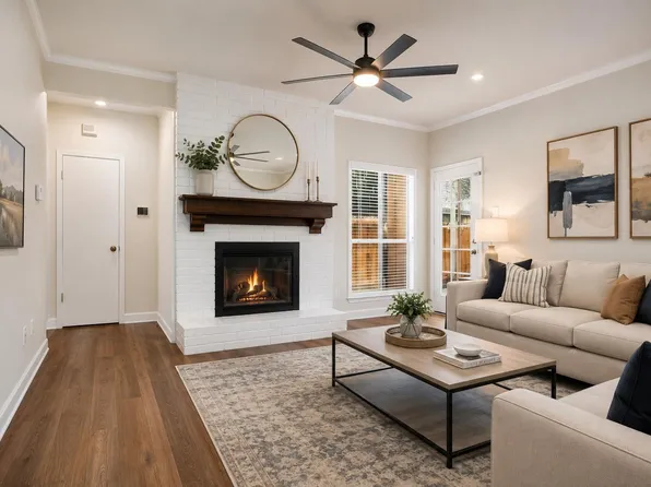 2001 Bering Dr APT 3J, Houston, TX 77057