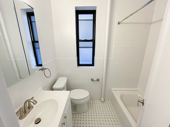 4th image of 214 W 96th St APT 2G