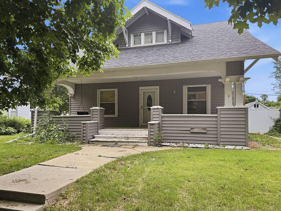 1st image of 939 S 4th St