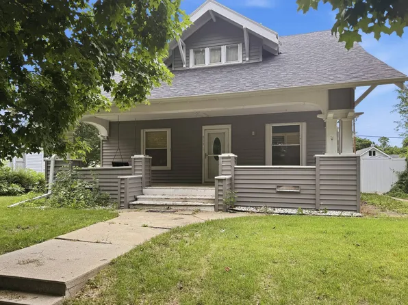 939 S 4th St, Albion, NE 68620