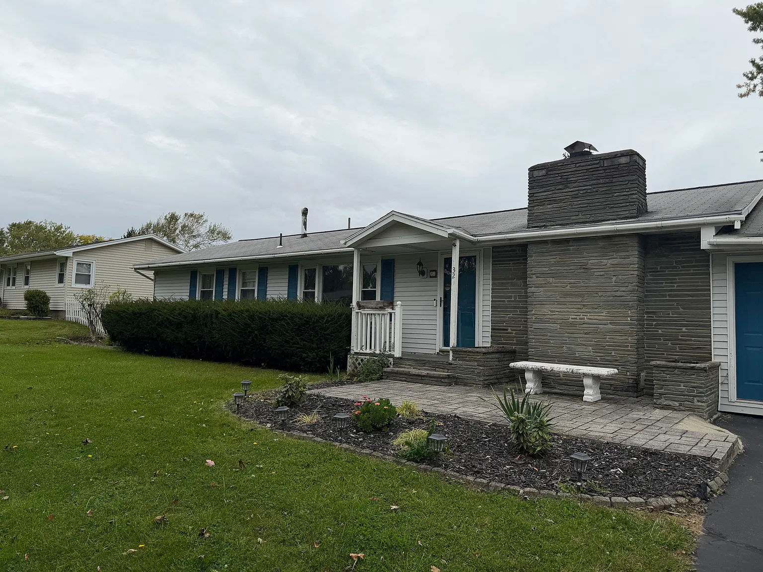 3 bed, 1296 sqft, $2,600 — Photo 1