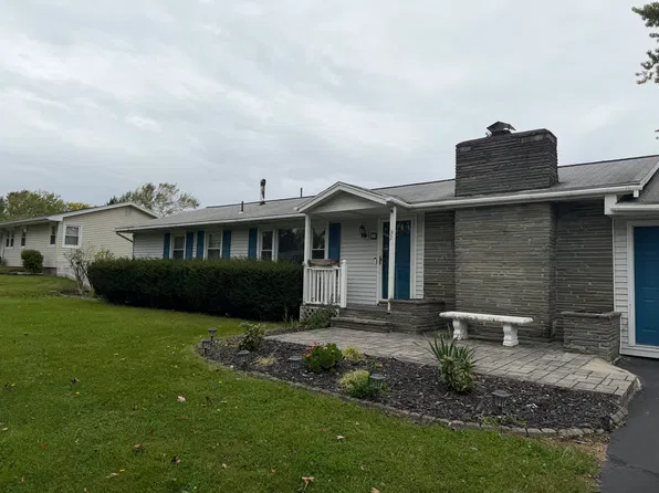 32 Tristram Ct, Rochester, NY 14623