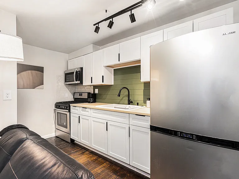 37 Gold Ave NW #2 — Photo 6