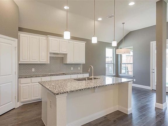 2nd image of 1524 Cherry Blossom Ln