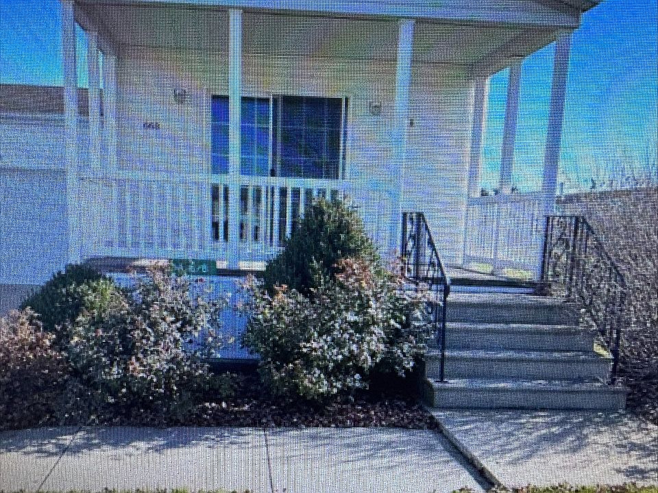 1st image of 668 Aspen Dr #386