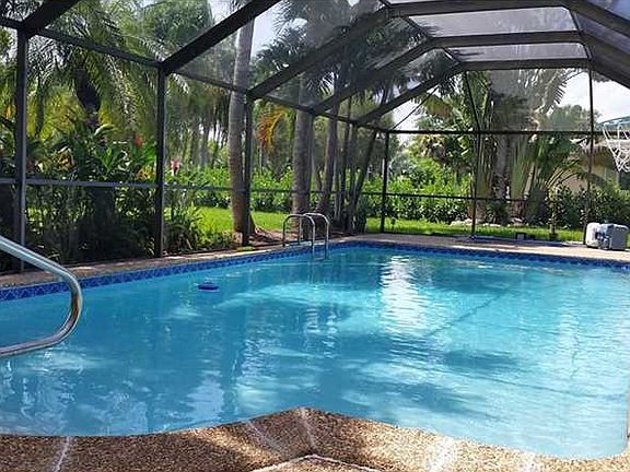 3rd image of 16902 SW 86th Ave