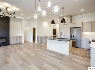 5925 N 157th Ave, Omaha, NE 68116