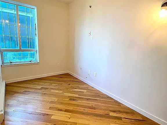 3rd image of 2928 41st Ave APT 604