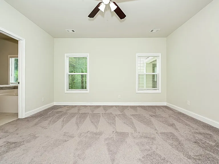127 Hunts Mill Cir — Photo 8