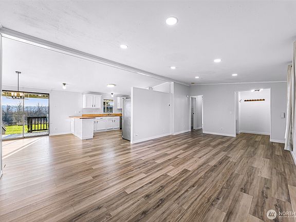 5th image of 8204 Riverview Road