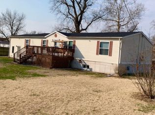 904 Edwards St, Beardstown, IL 62618