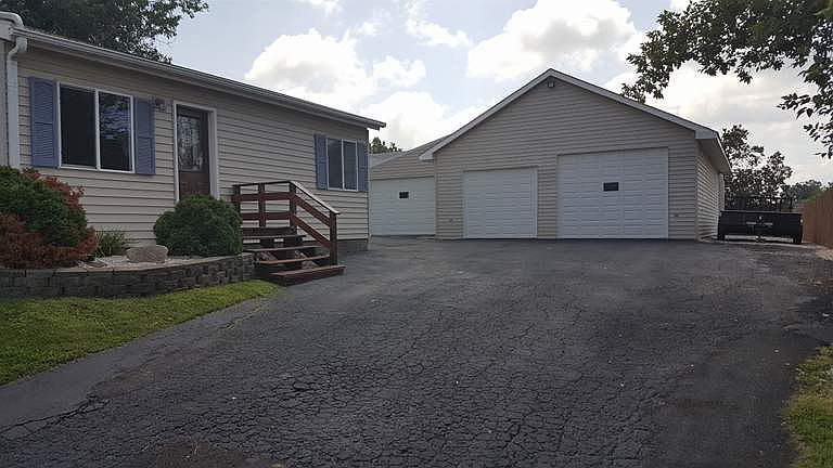 HEATED SHOP/REMODELED HOME 