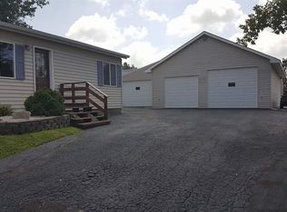15 3rd Ave SE, Waukon, IA 52172