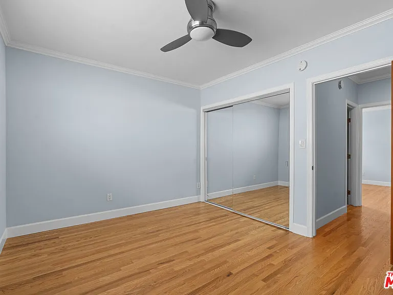 2435 3rd St #10 — Photo 16