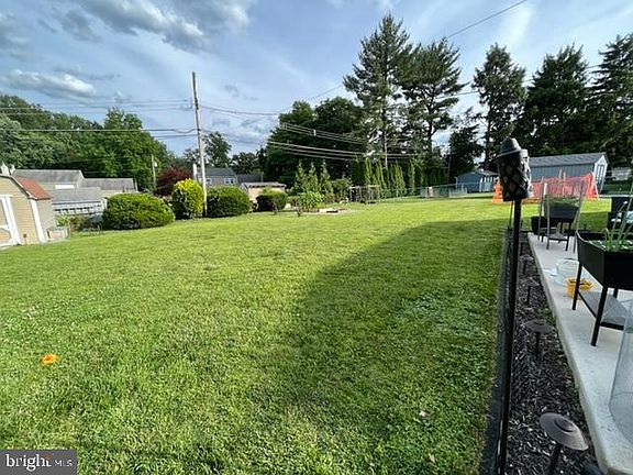 2nd image of 541 Clarissa Ln