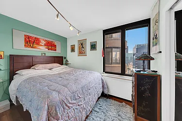 Rented by R New York