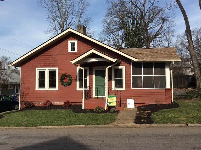 175 W Chestnut St — Photo 1