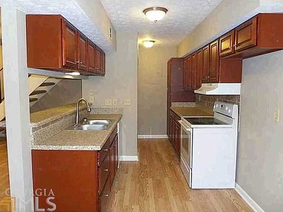 Other view of kitchen.