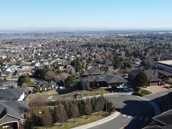 486 Mont Blanc Way, Richland, WA 99352